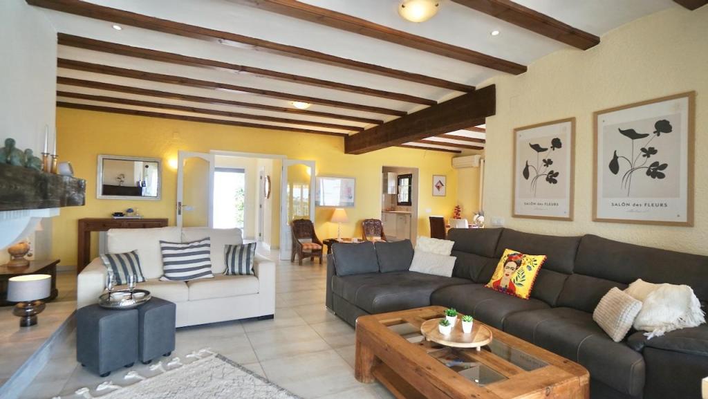 3 bed villas in Moraira