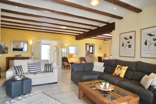 3 bed villas in Moraira