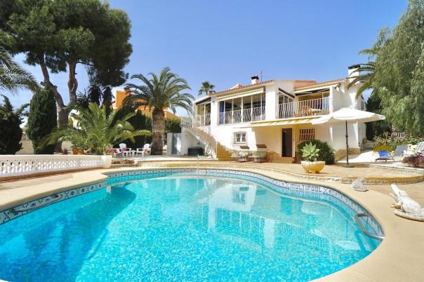 3 bed villas in Moraira