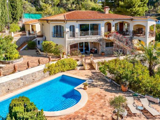 5 bed villa in Altea