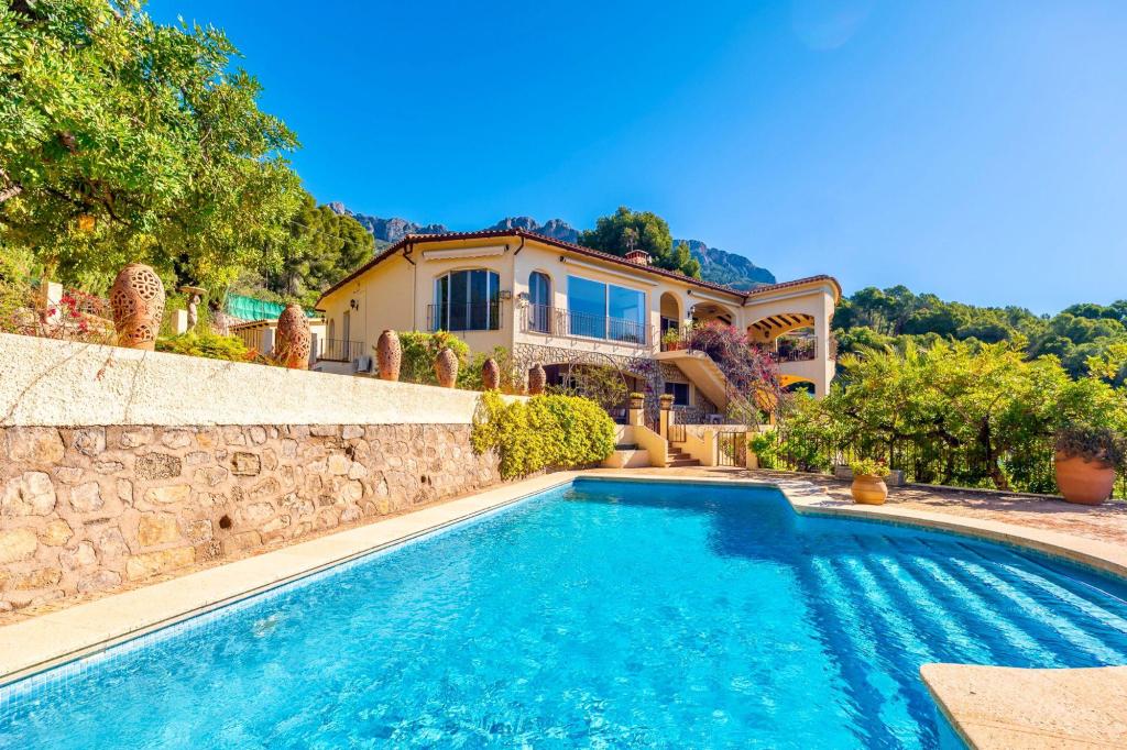 5 bed villa in Altea