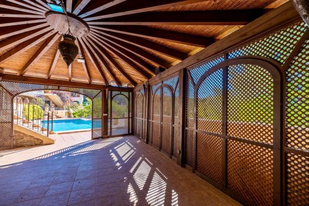 5 bed villa in Altea