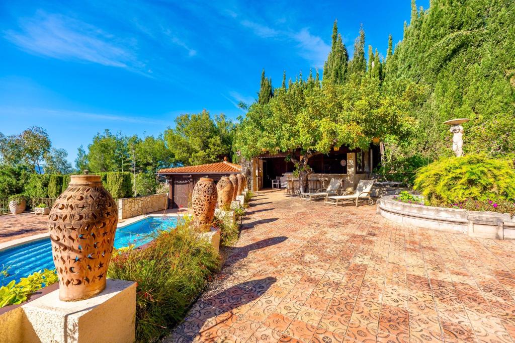 5 bed villa in Altea