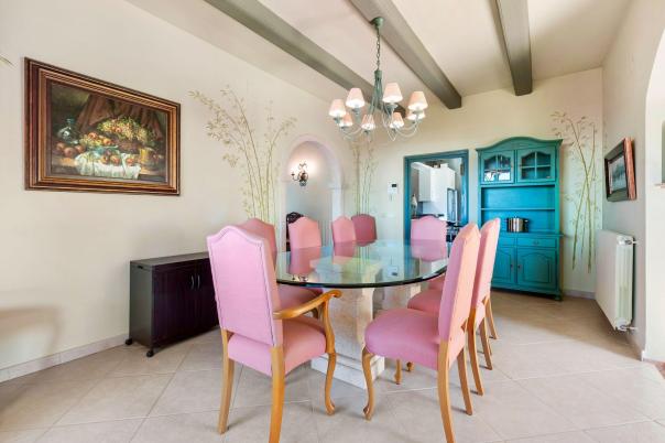 5 bed villa in Altea