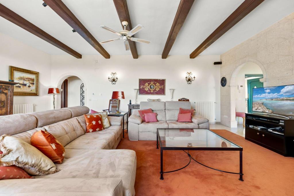 5 bed villa in Altea