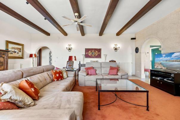 5 bed villa in Altea