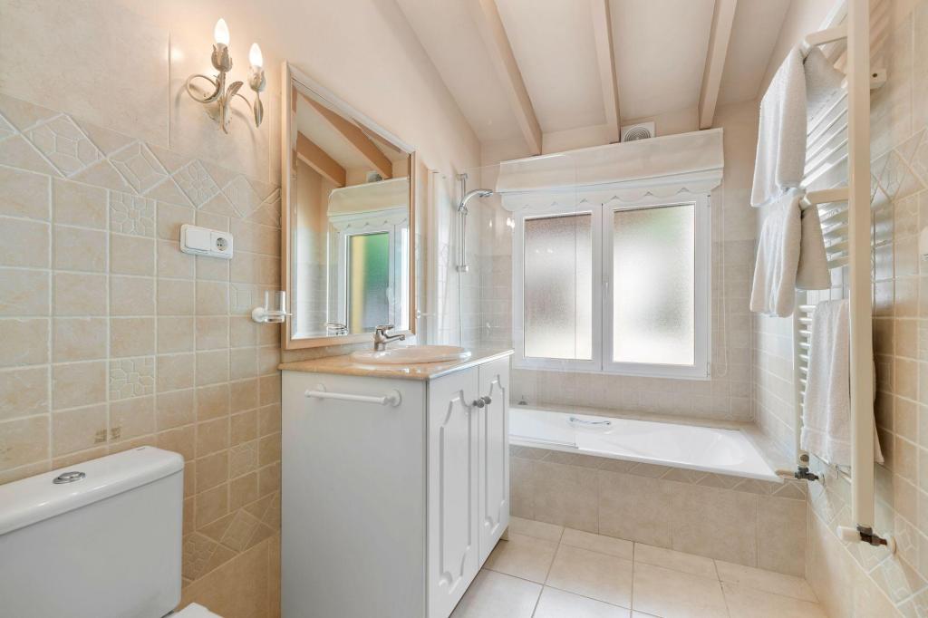 5 bed villa in Altea