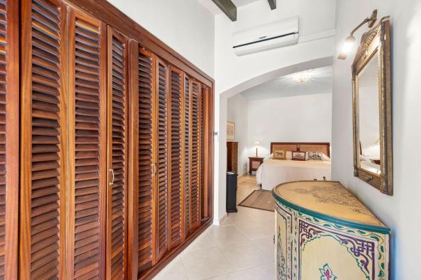 5 bed villa in Altea