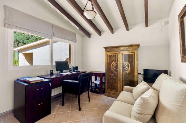 5 bed villa in Altea