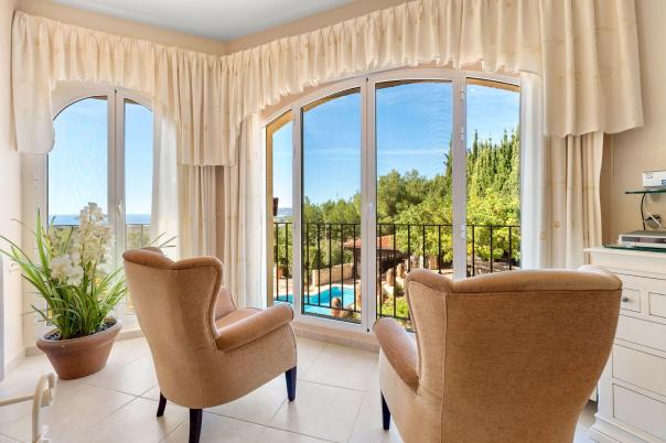 5 bed villa in Altea