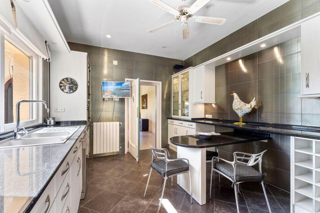 5 bed villa in Altea