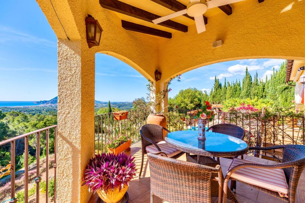 5 bed villa in Altea