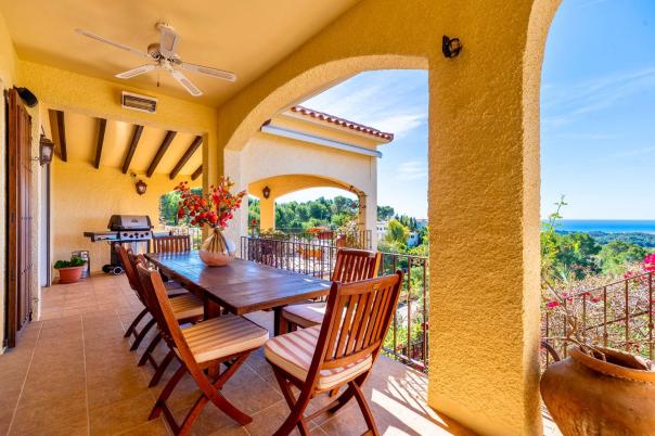 5 bed villa in Altea