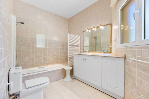 5 bed villa in Altea