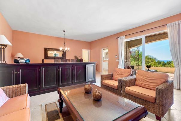 5 bed villa in Altea