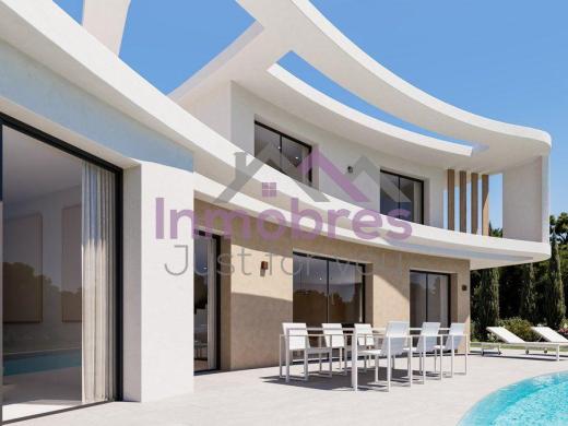 4 bed casa / chalet in Jávea