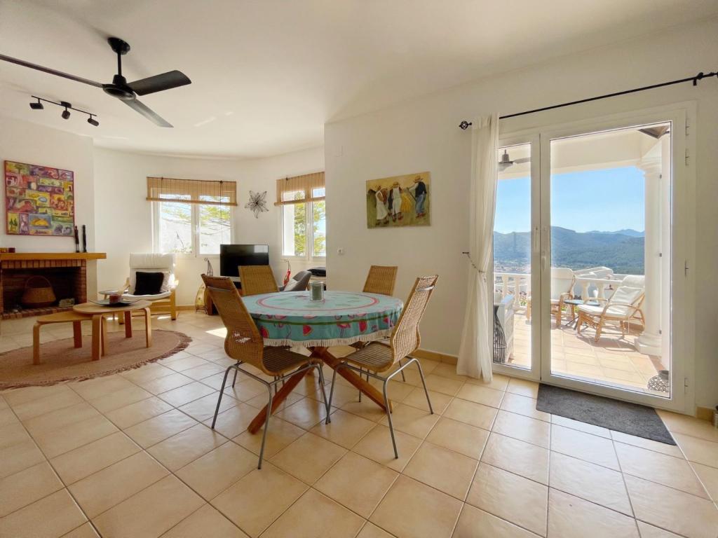 4 bed villas in Jalón