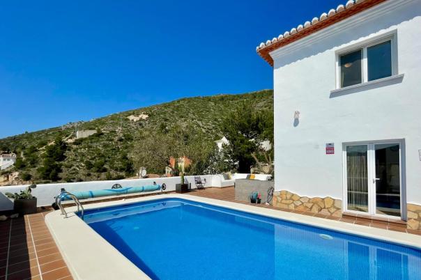 4 bed villas in Jalón