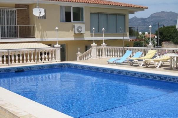 4 bed villa in Albir