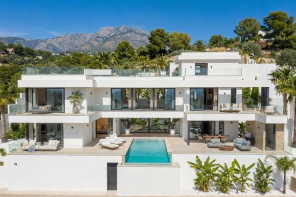 5 bed villa in Calpe