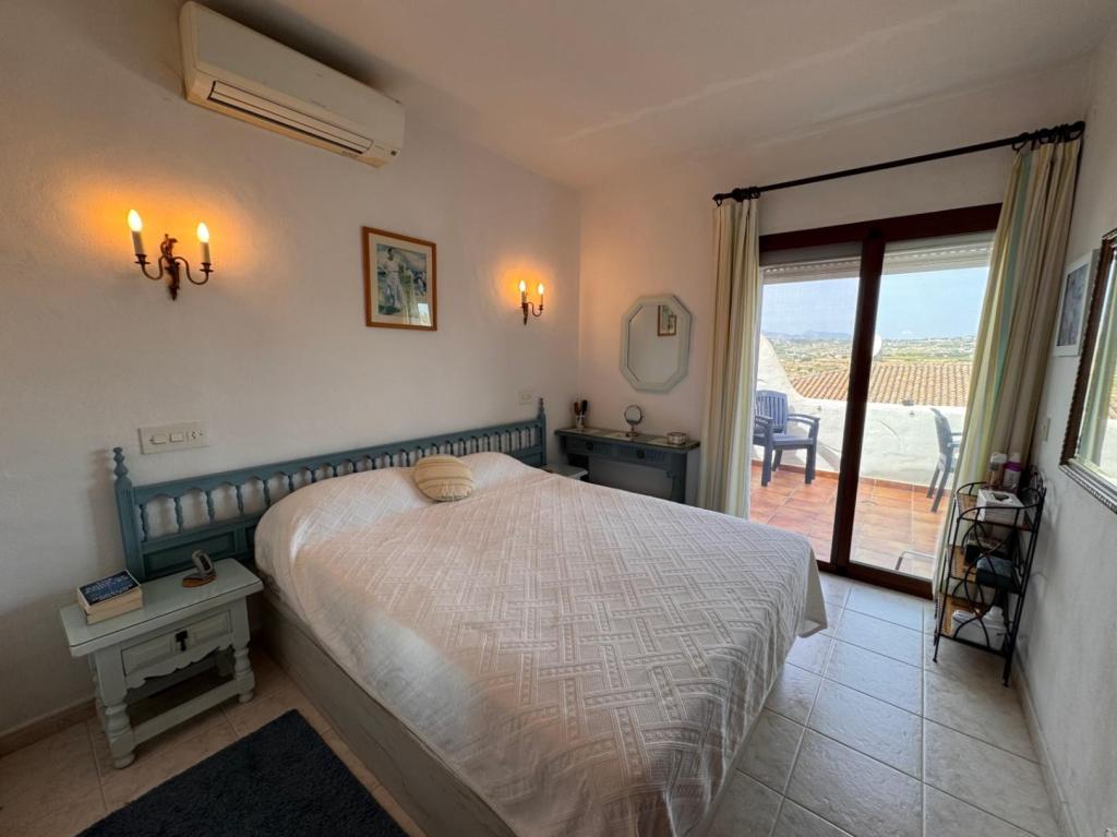 2 bed apartment in Benitachell