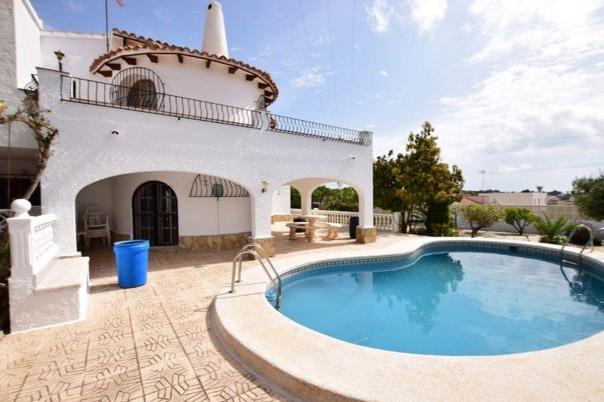 4 bed casa / chalet in Calpe