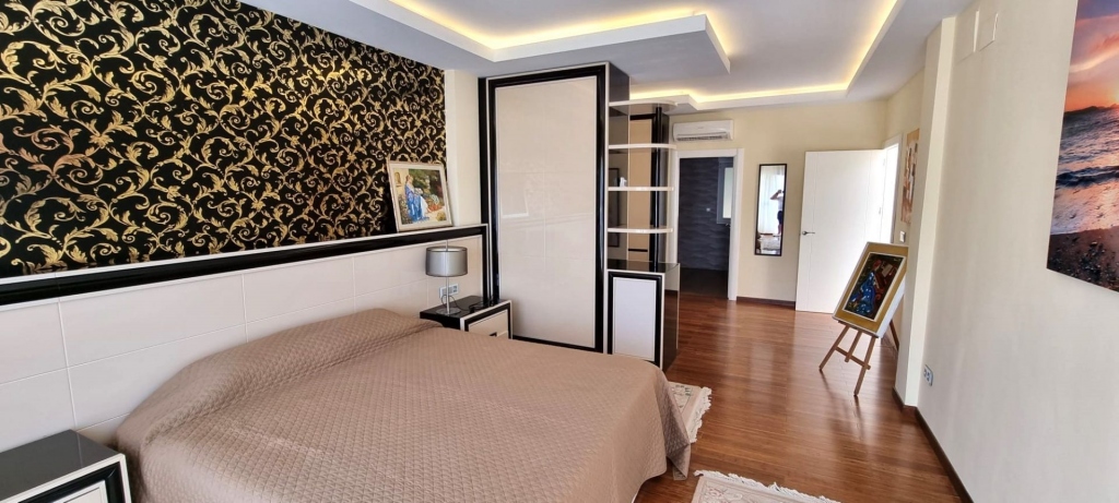 7 bed casa / chalet in Altea