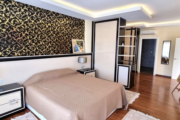 7 bed casa / chalet in Altea
