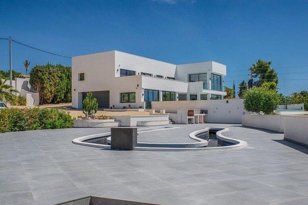 5 bed villa in Altea