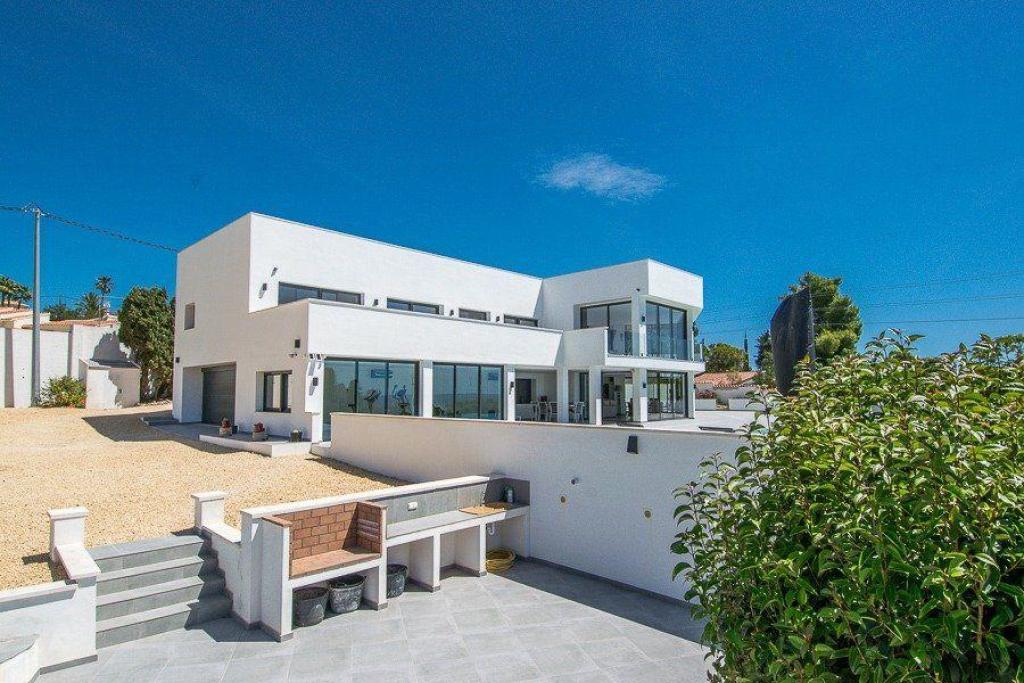5 bed villa in Altea