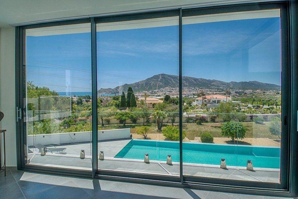 5 bed villa in Altea