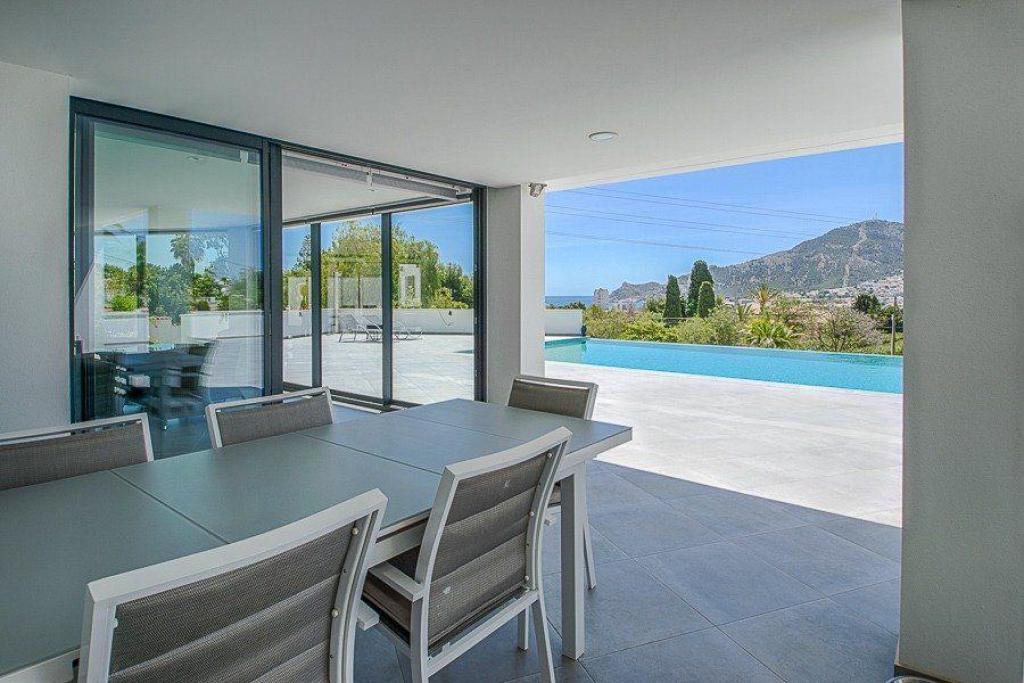 5 bed villa in Altea