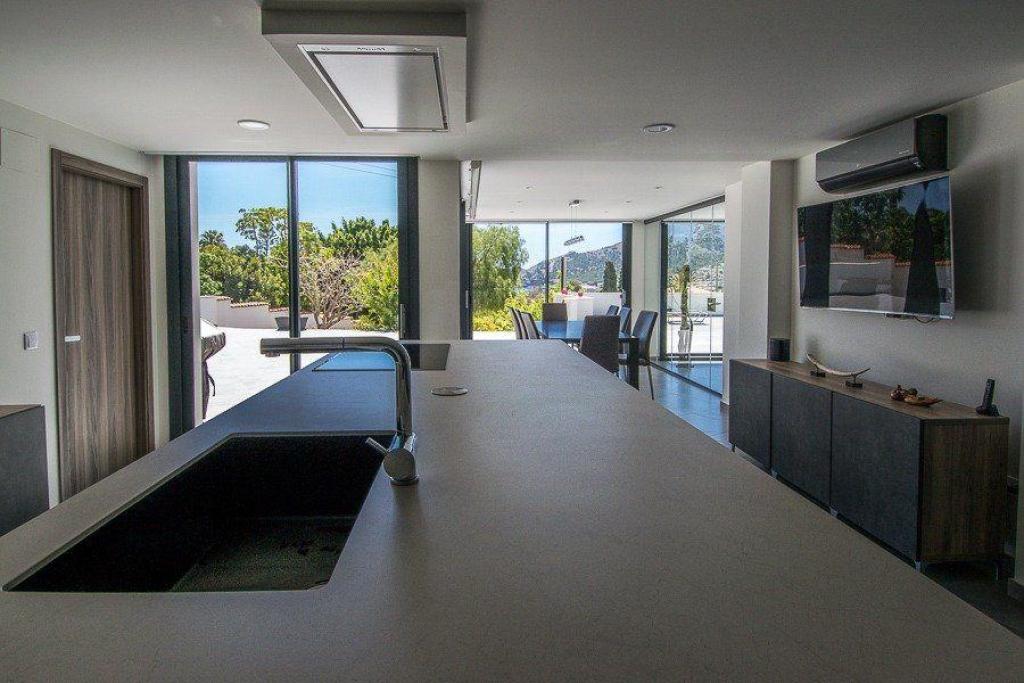 5 bed villa in Altea