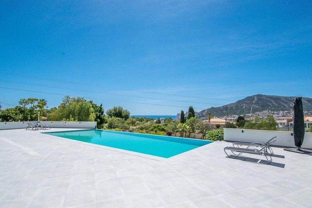 5 bed villa in Altea