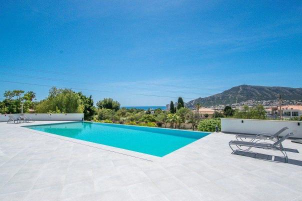 5 bed villa in Altea