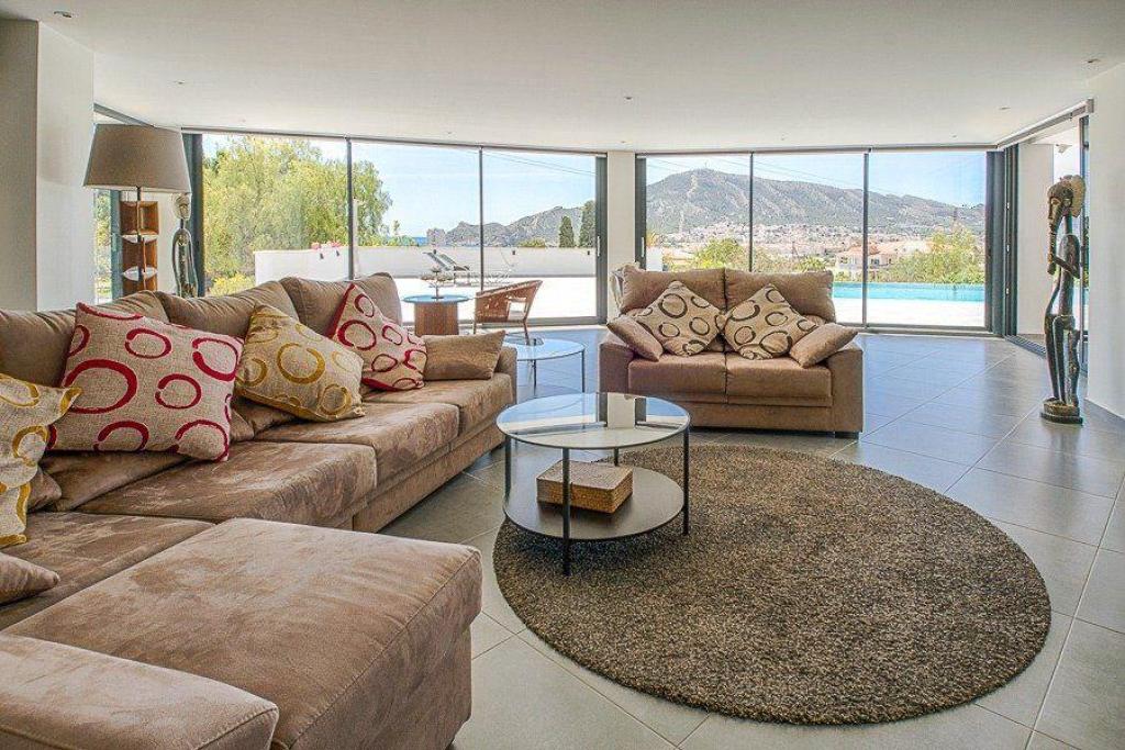5 bed villa in Altea