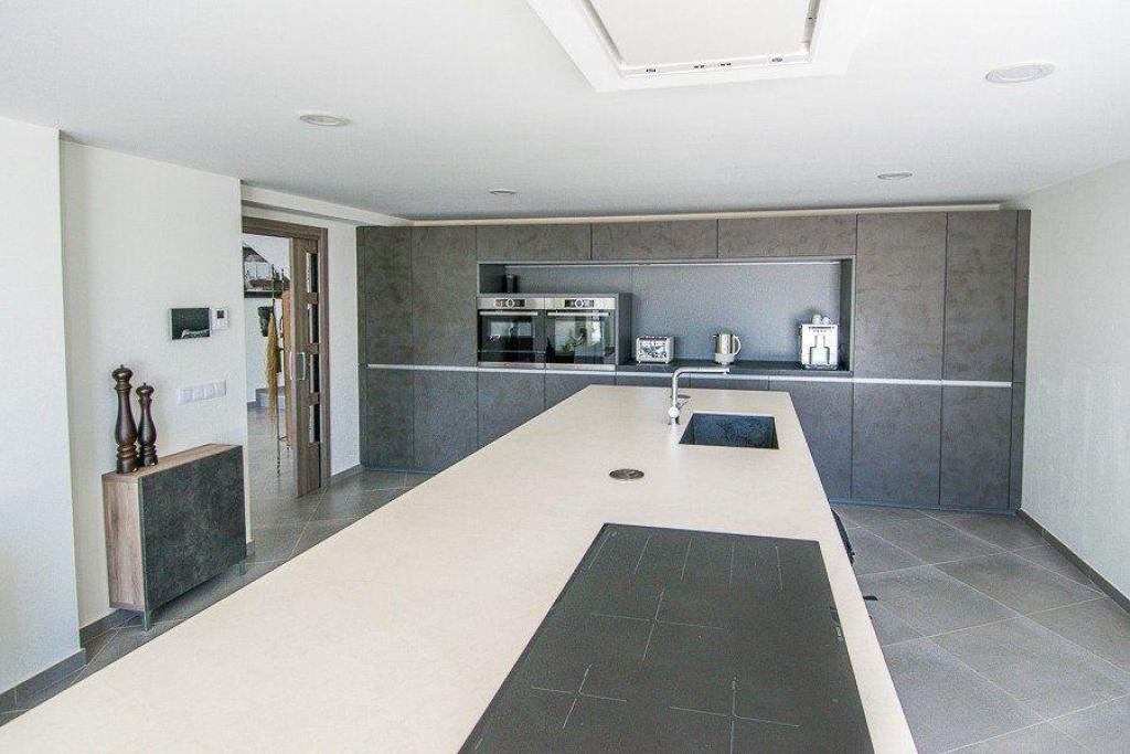 5 bed villa in Altea