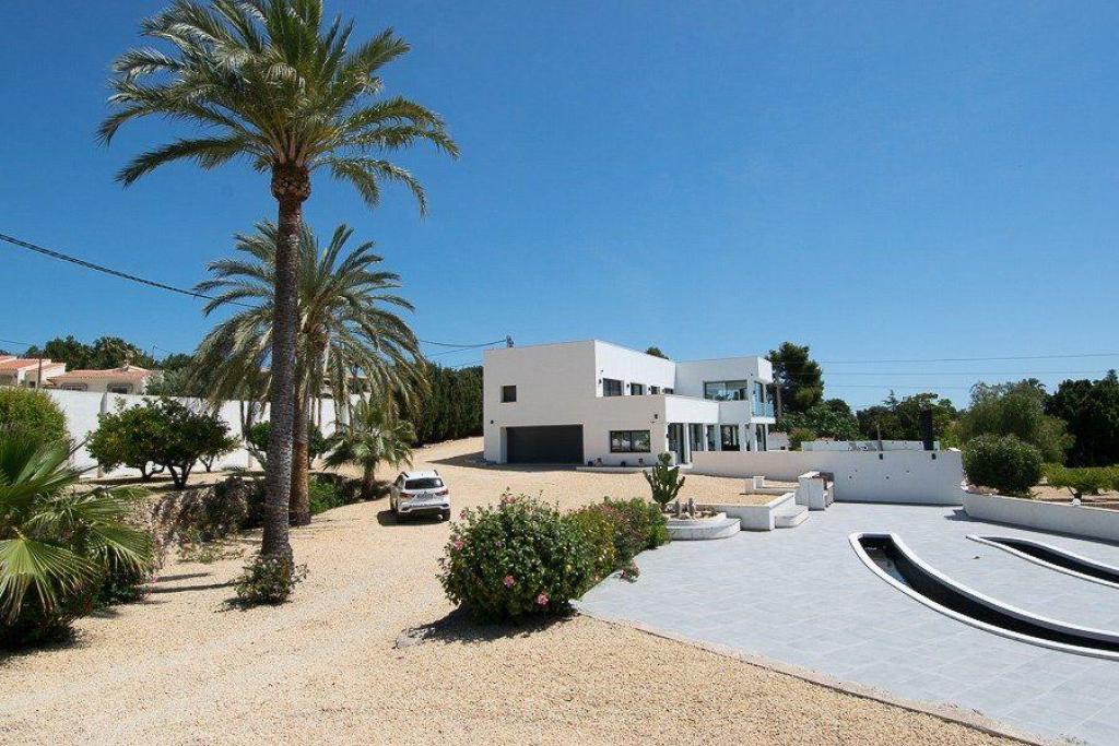 5 bed villa in Altea
