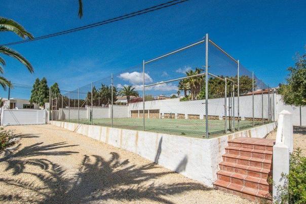 5 bed villa in Altea