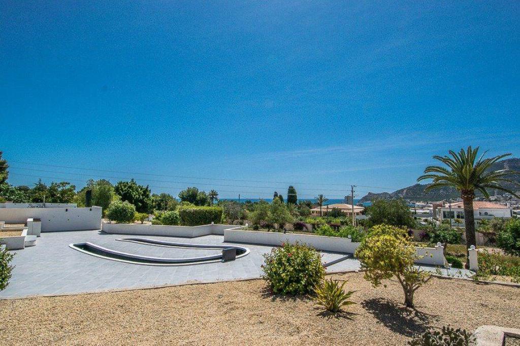 5 bed villa in Altea