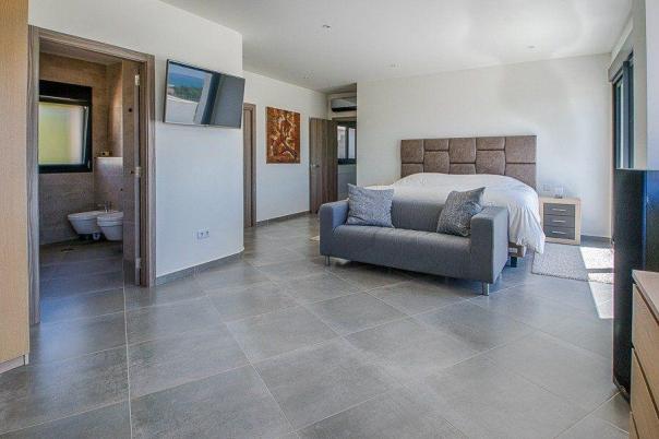 5 bed villa in Altea