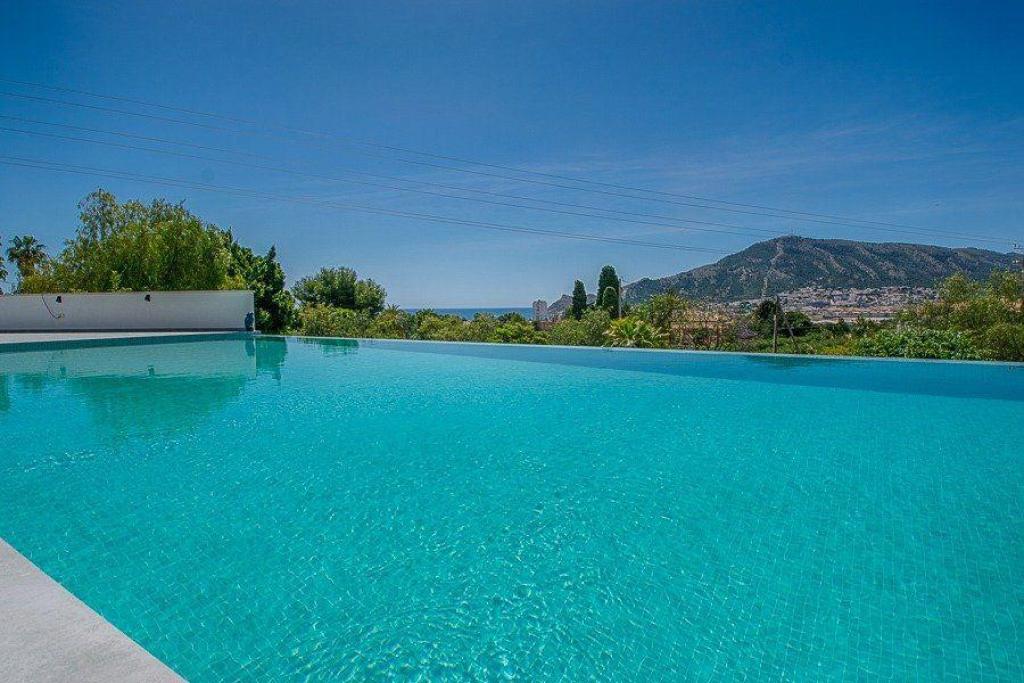 5 bed villa in Altea