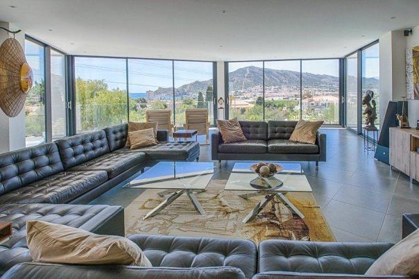 5 bed villa in Altea