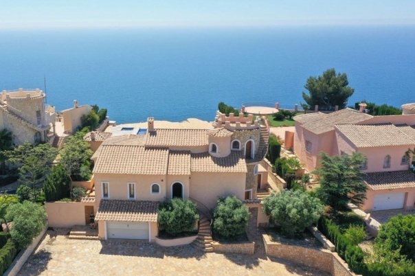5 bed villa in Poble Nou de Benitatxell
