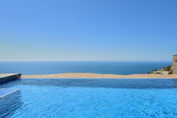 5 bed villa in Poble Nou de Benitatxell
