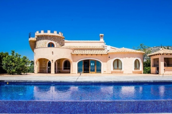 5 bed villa in Poble Nou de Benitatxell