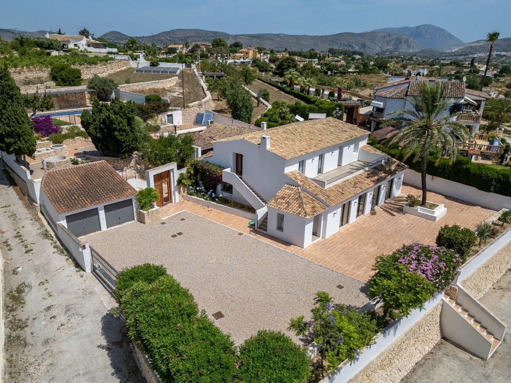 6 bed villas in Benissa