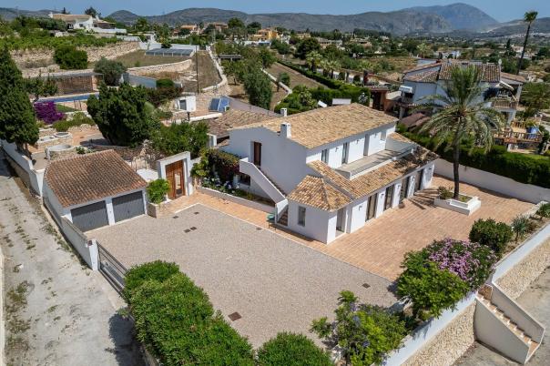 6 bed villas in Benissa