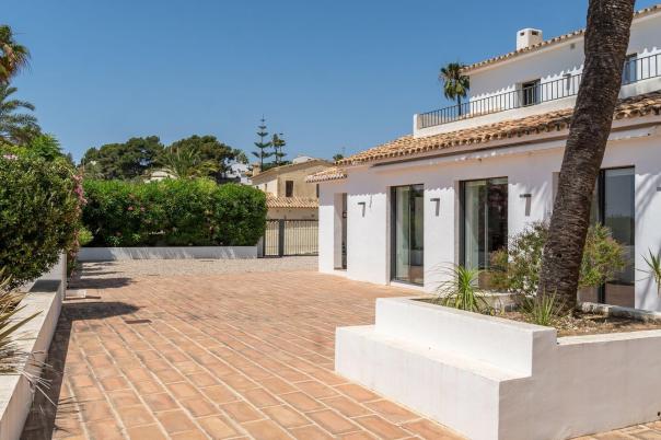 6 bed villas in Benissa