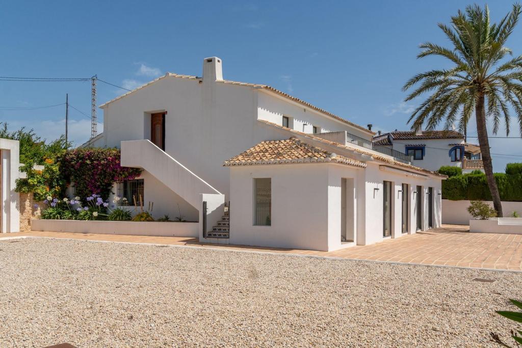 6 bed villas in Benissa